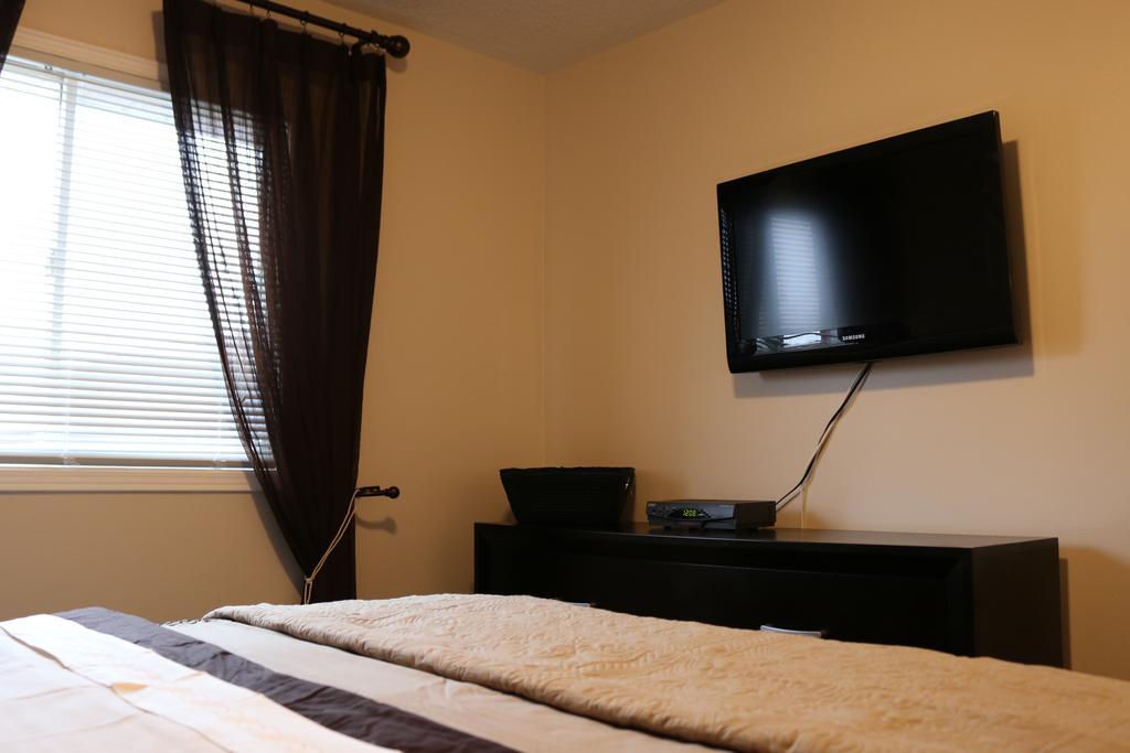 Newton Villa Emerald House Brampton Szoba fotó