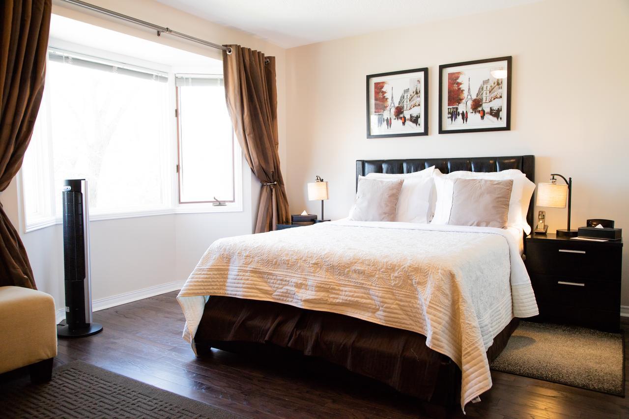 Newton Villa Emerald House Brampton Szoba fotó